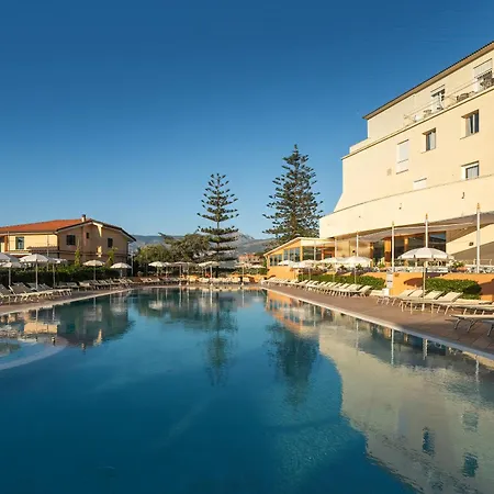 Grand Vesuvio Hotel 4*