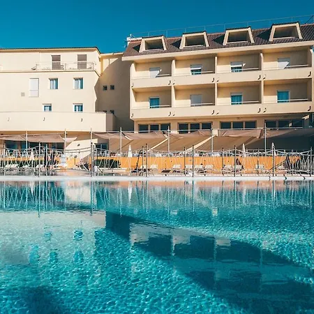 Otel Grand Vesuvio