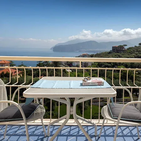 Grand Vesuvio Hotel 4*