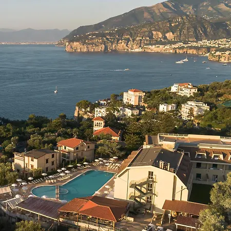 Grand Vesuvio Hotel 4*