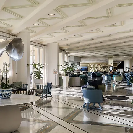 Hotel Grand Vesuvio 4*