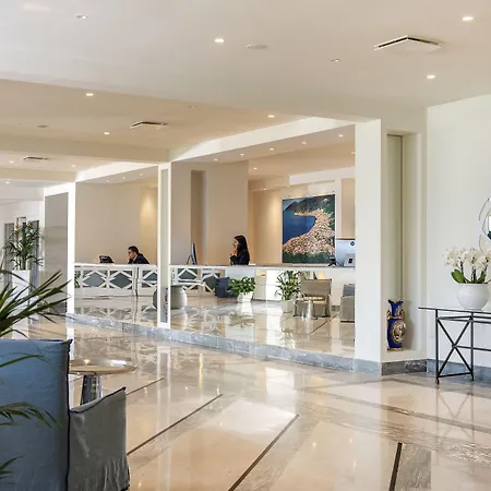 Grand Vesuvio Hotel 4*