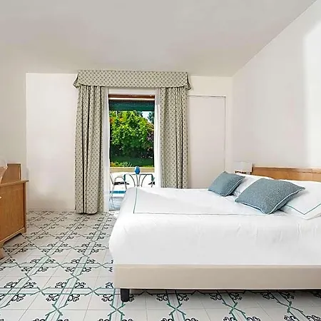 Hotel Grand Vesuvio 4*