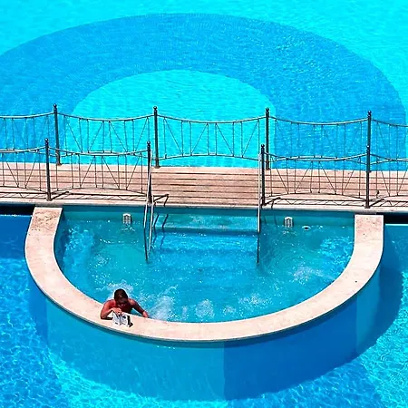 Grand Vesuvio Hotel 4*