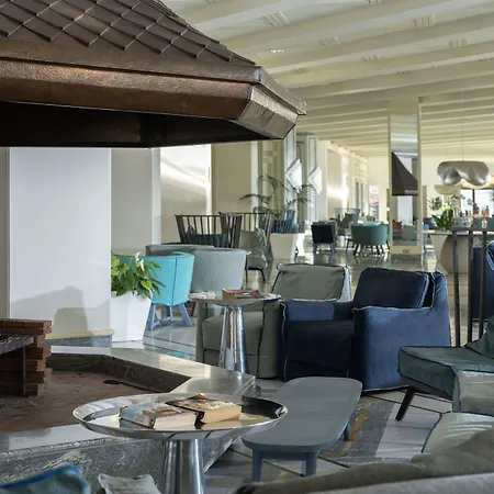 Hotel Grand Vesuvio 4*