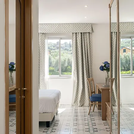Grand Vesuvio Hotel
