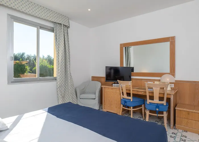 Hotel Grand Vesuvio 4*