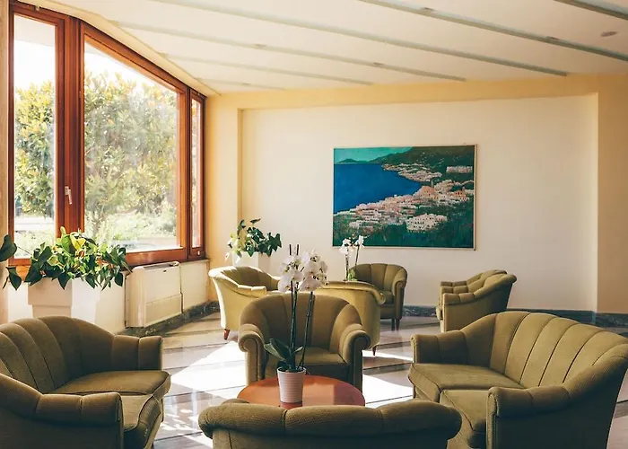 Готель Grand Vesuvio 4*