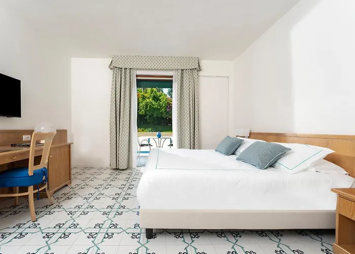 Grand Vesuvio 4* Сорренто