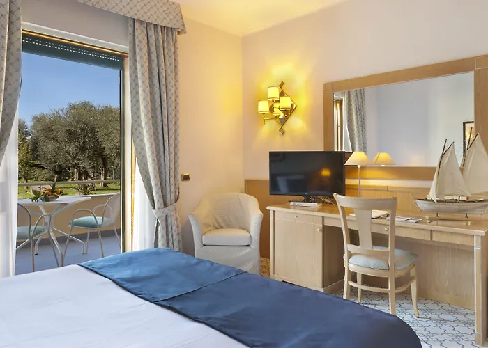 Готель Grand Vesuvio