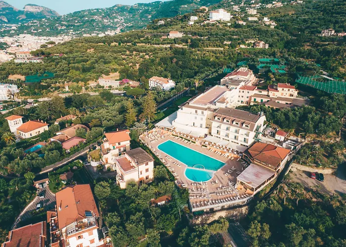 Готель Grand Vesuvio 4*