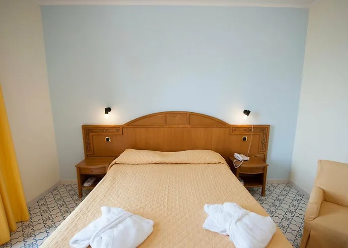 Grand Vesuvio 4* Сорренто